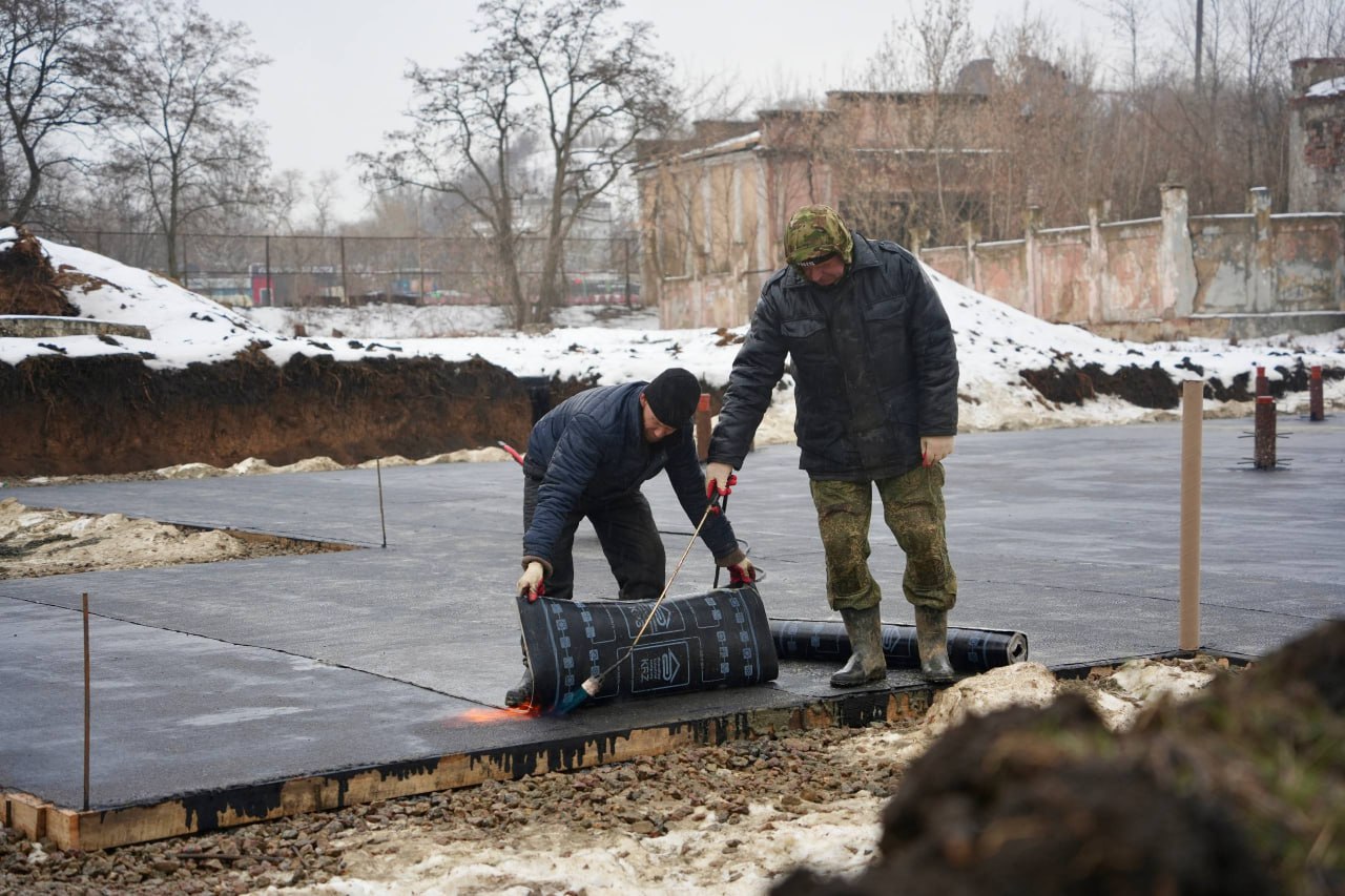 Строительство нового спортивного зала в Красногвардейском районе Макеевки планируют завершить в августе текущего года Строительство нового спортивного зала в Красногвардейском районе Макеевки планируют завершить в августе текущего года