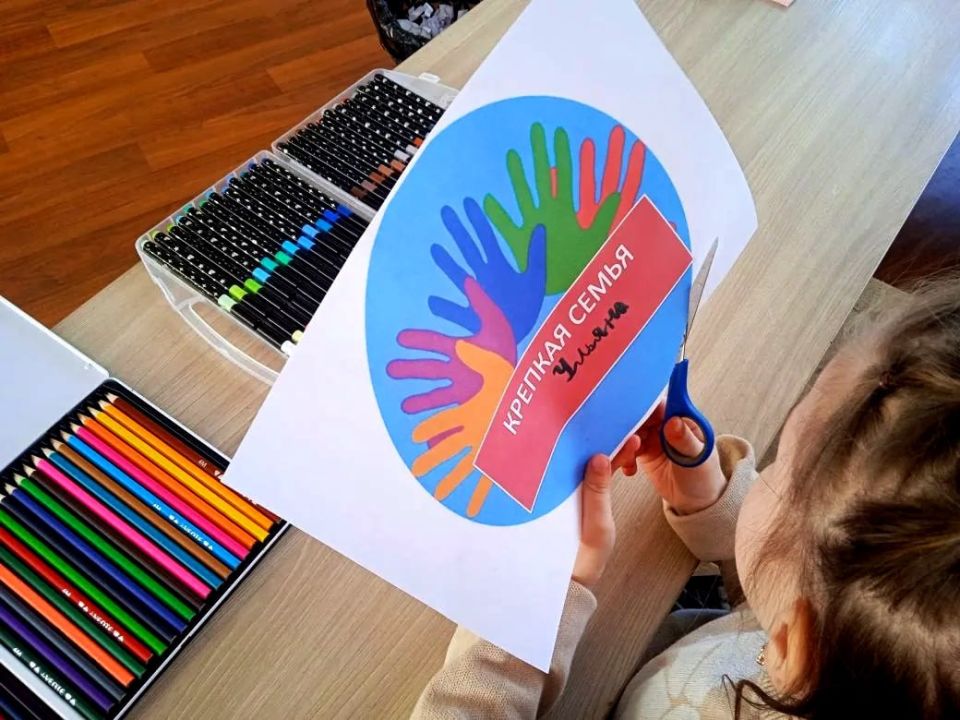 Учащиеся 1-А класса ГБОУ «СШ № 93 Г.О. МАКЕЕВКА» погрузились в захватывающий проект «Мир возможностей» Учащиеся 1-А класса ГБОУ «СШ № 93 Г.О. МАКЕЕВКА» погрузились в захватывающий проект «Мир возможностей»