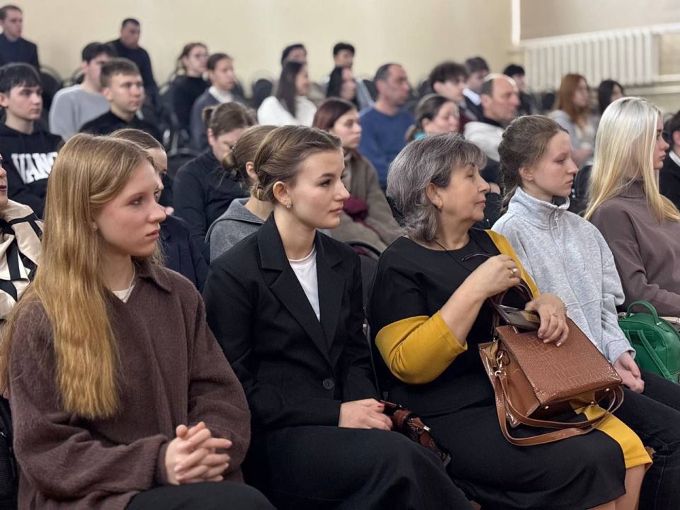 Сегодня в Макеевке, в ГБОУ "ЛИЦЕЙ № 2 Г.О. МАКЕЕВКА", зазвучал голос права! Сегодня в Макеевке, в ГБОУ "ЛИЦЕЙ № 2 Г.О. МАКЕЕВКА", зазвучал голос права!