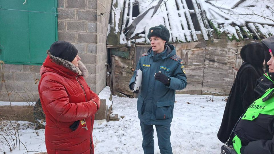 Первый заместитель руководителя Управы Горняцкого внутригородского района Администрации городского округа Макеевка Максим Козловский совместно с депутатом Народного Совета ДНР Юлией Крюковой провели встречу с населением на... Первый заместитель руководителя Управы Горняцкого внутригородского района Администрации городского округа Макеевка Максим Козловский совместно с депутатом Народного Совета ДНР Юлией Крюковой провели встречу с населением на...