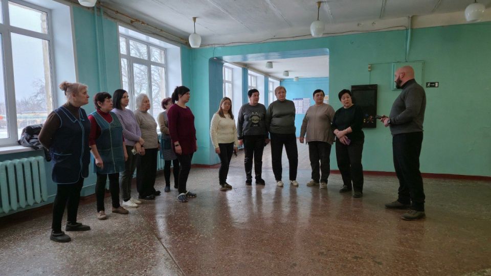 По поручению Главы ДНР Дениса Пушилина под эгидой Единой России проводятся встречи с населением для выявления проблемных вопросов на подведомственной территории По поручению Главы ДНР Дениса Пушилина под эгидой Единой России проводятся встречи с населением для выявления проблемных вопросов на подведомственной территории