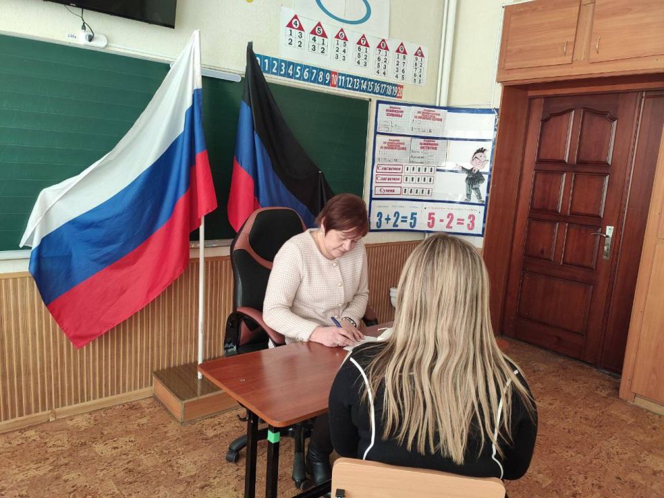 В здании ГБОУ «Средняя школа № 57 городского округа Макеевка», расположенного по адресу: г. Макеевка, ул. Кипренского, 1 состоялся выездной прием граждан, который провела заместитель главы Администрации городского округа... В здании ГБОУ «Средняя школа № 57 городского округа Макеевка», расположенного по адресу: г. Макеевка, ул. Кипренского, 1 состоялся выездной прием граждан, который провела заместитель главы Администрации городского округа...