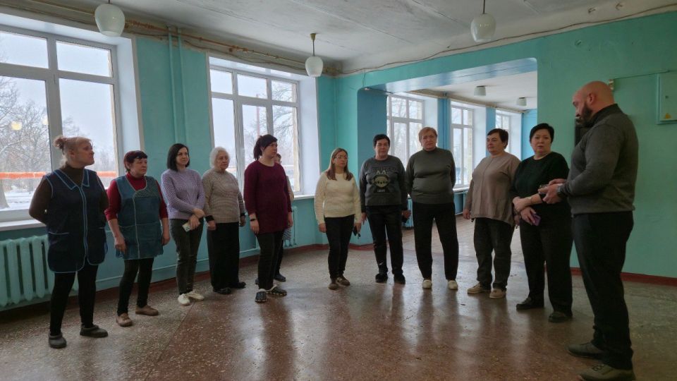 По поручению Главы ДНР Дениса Пушилина под эгидой Единой России проводятся встречи с населением для выявления проблемных вопросов на подведомственной территории По поручению Главы ДНР Дениса Пушилина под эгидой Единой России проводятся встречи с населением для выявления проблемных вопросов на подведомственной территории