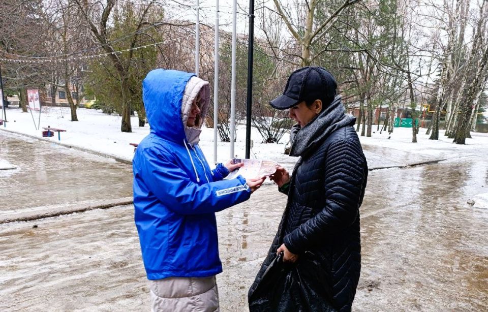 В Советском внутригородском районе городского округа Макеевка состоялась патриотическая акция «Мы память храним» В Советском внутригородском районе городского округа Макеевка состоялась патриотическая акция «Мы память храним»