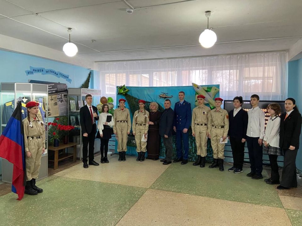 13 февраля 2026 года в ГБОУ "СШ № 32 Г.О. МАКЕЕВКА" состоялось памятное мероприятие "Живая память 13 февраля 2026 года в ГБОУ "СШ № 32 Г.О. МАКЕЕВКА" состоялось памятное мероприятие "Живая память