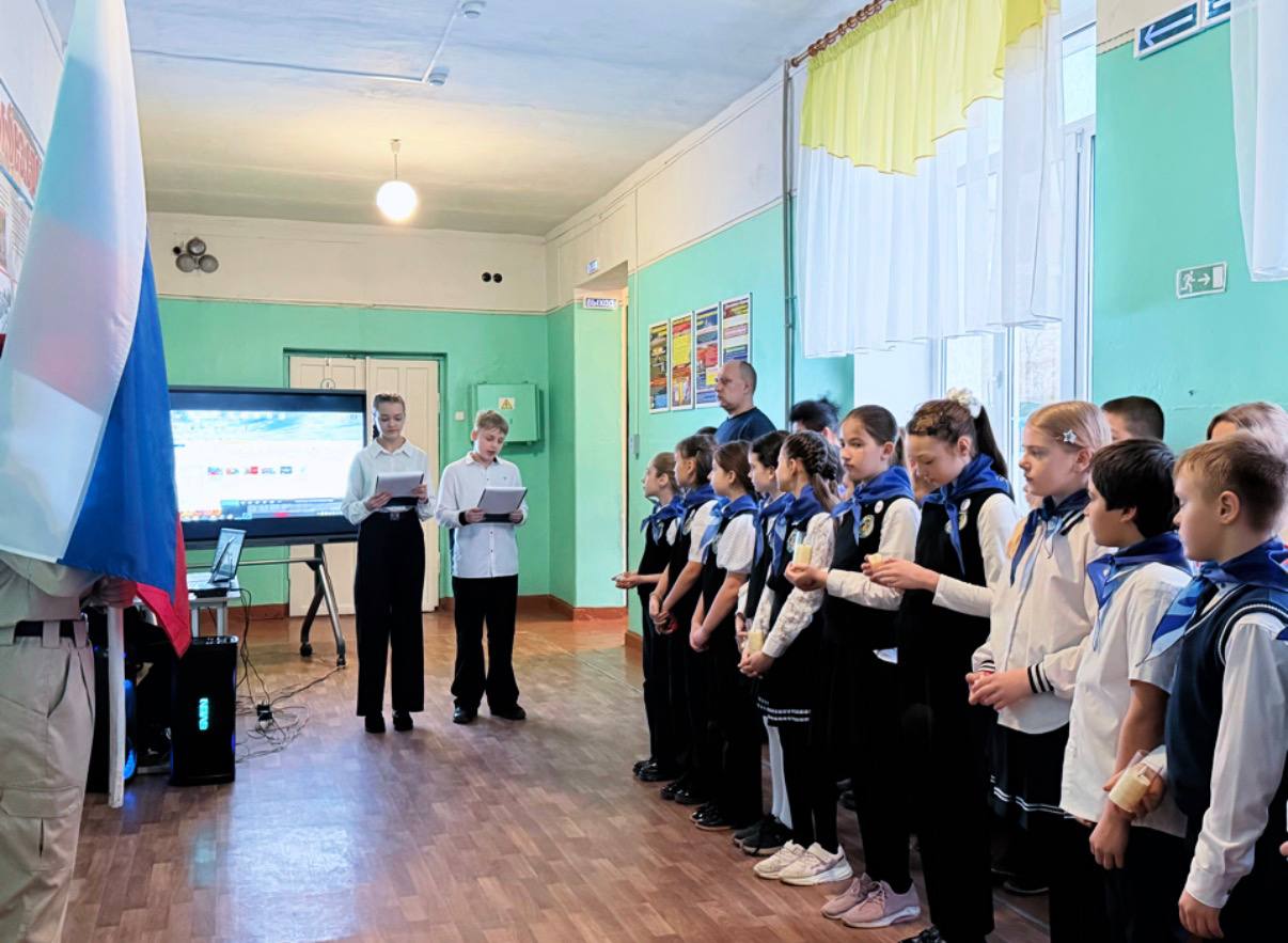 13 февраля 2026 года в ГБОУ "СШ № 16 Г.О. МАКЕЕВКА" состоялась памятная линейка, посвящённая Дню воинов-интернационалистов 13 февраля 2026 года в ГБОУ "СШ № 16 Г.О. МАКЕЕВКА" состоялась памятная линейка, посвящённая Дню воинов-интернационалистов