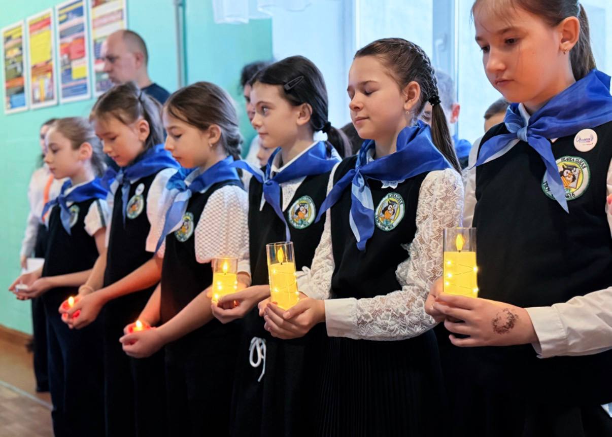 13 февраля 2026 года в ГБОУ "СШ № 16 Г.О. МАКЕЕВКА" состоялась памятная линейка, посвящённая Дню воинов-интернационалистов