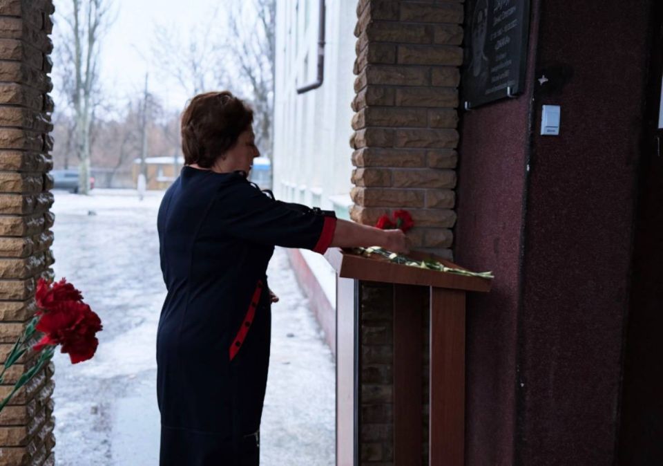 13 февраля 2026 года в ГБОУ "СШ № 16 Г.О. МАКЕЕВКА" состоялась памятная линейка, посвящённая Дню воинов-интернационалистов 13 февраля 2026 года в ГБОУ "СШ № 16 Г.О. МАКЕЕВКА" состоялась памятная линейка, посвящённая Дню воинов-интернационалистов