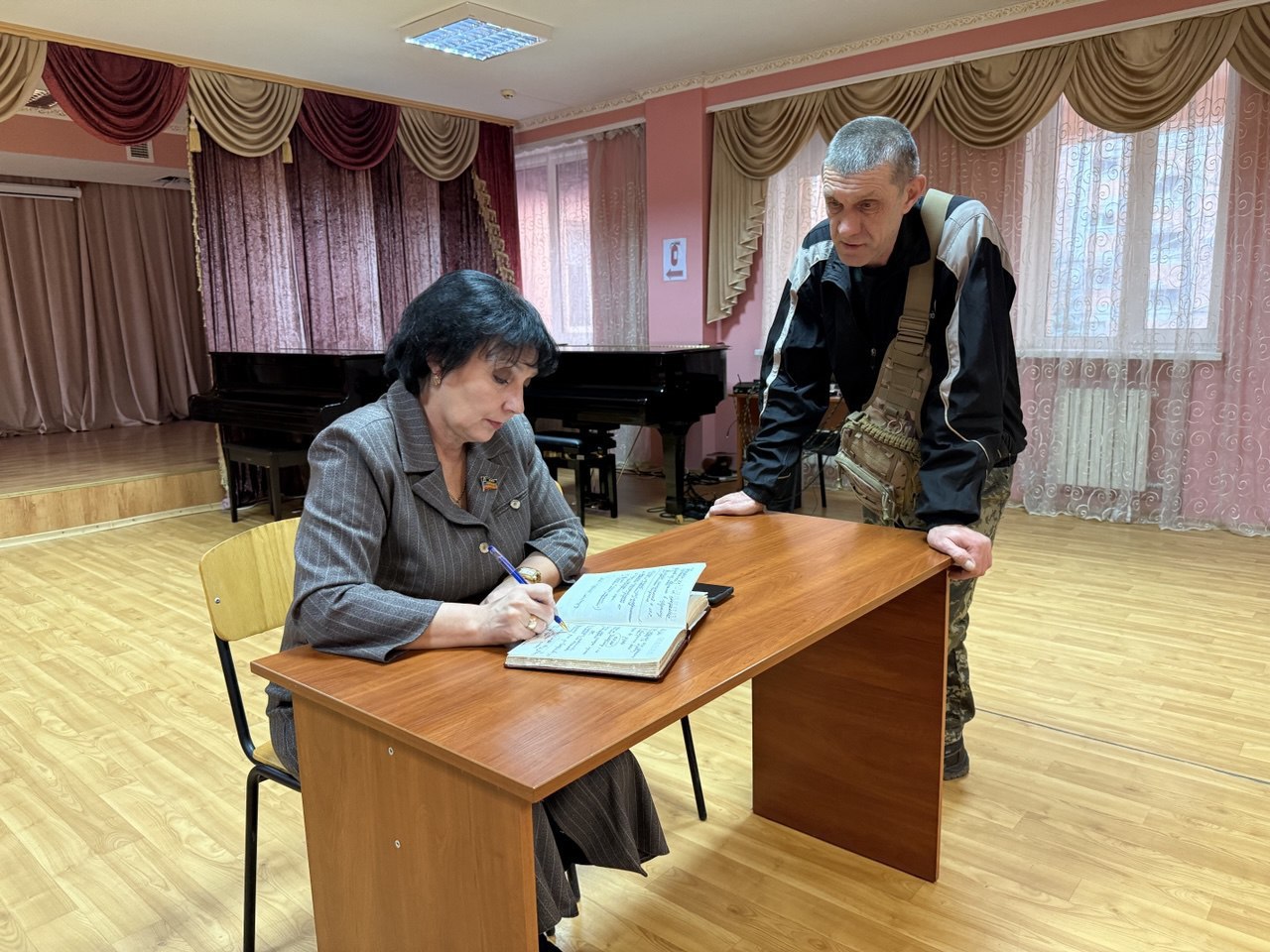 Сегодня, 16 февраля, в Советском внутригородском районе, в рамках поручения Главы ДНР Дениса Пушилина, председатель Макеевского городского совета Валентина Харлашка провела встречу с трудовым коллективом Детской школы... Сегодня, 16 февраля, в Советском внутригородском районе, в рамках поручения Главы ДНР Дениса Пушилина, председатель Макеевского городского совета Валентина Харлашка провела встречу с трудовым коллективом Детской школы...