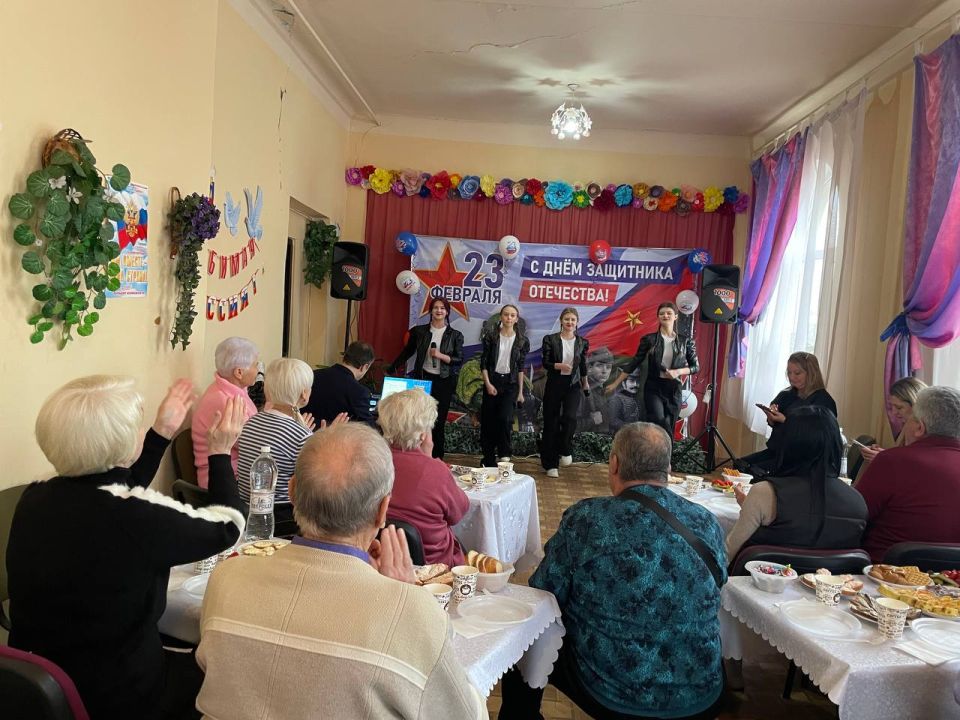 23 февраля вся наша страна торжественно отмечает День защитника Отечества 23 февраля вся наша страна торжественно отмечает День защитника Отечества