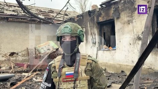 Последствия ночного удара украинского БПЛА в Червоногвардейском районе Макеевки показал корреспондент "Известий" Евгений Быковский