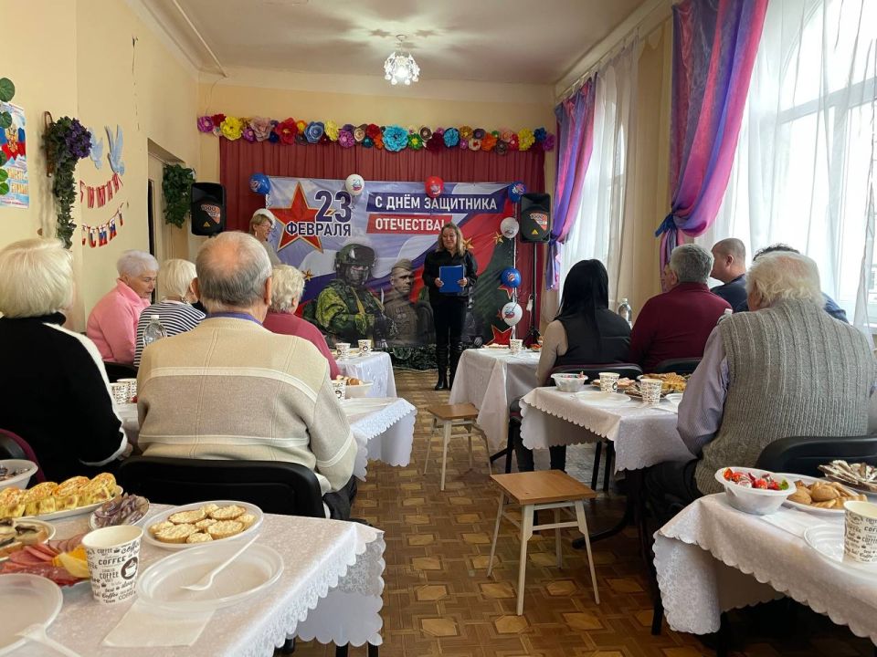 23 февраля вся наша страна торжественно отмечает День защитника Отечества 23 февраля вся наша страна торжественно отмечает День защитника Отечества