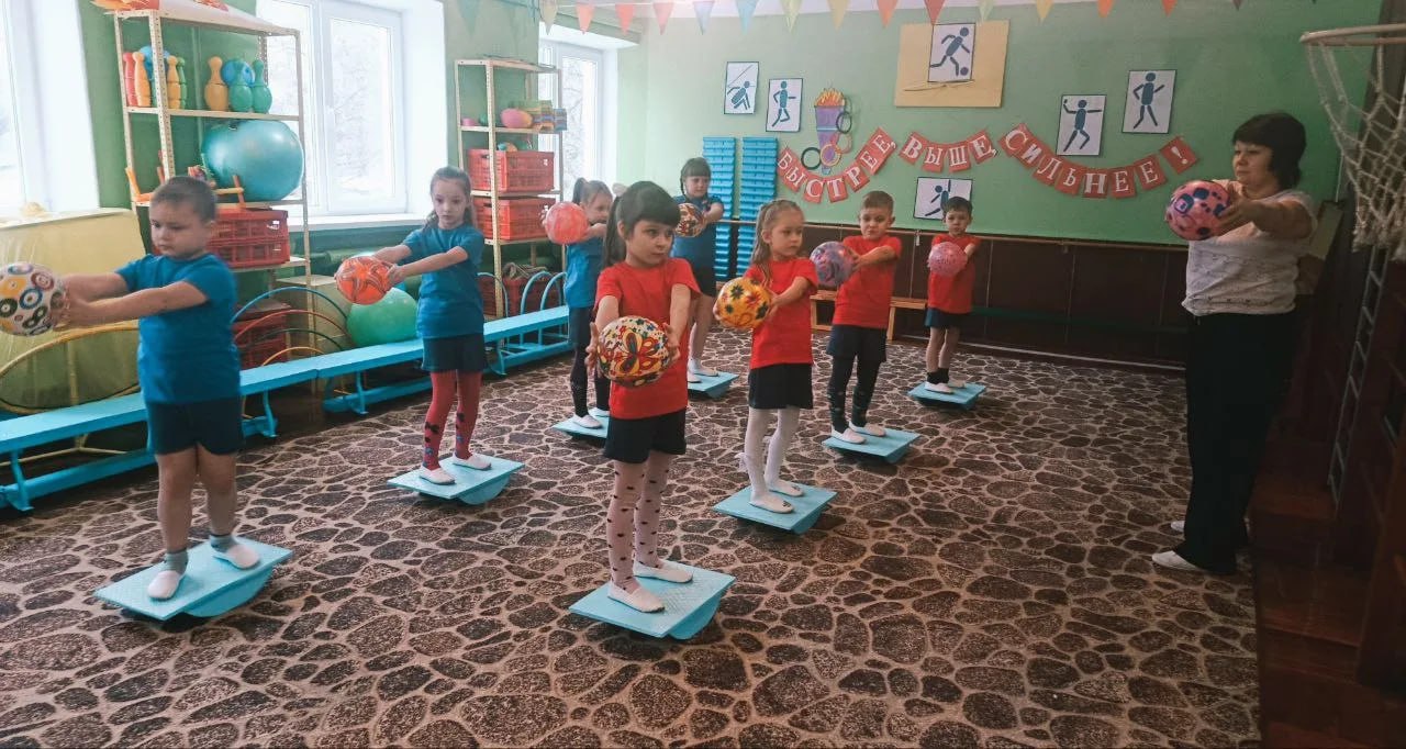 В ГБДОУ "ДЕТСКИЙ САД № 38 Г.О. МАКЕЕВКА" ДНР воспитатель старшей речевой группы Сергеева Л.Н. успешно реализовала образовательный проект "Баскетбол – командный вид спорта" В ГБДОУ "ДЕТСКИЙ САД № 38 Г.О. МАКЕЕВКА" ДНР воспитатель старшей речевой группы Сергеева Л.Н. успешно реализовала образовательный проект "Баскетбол – командный вид спорта"