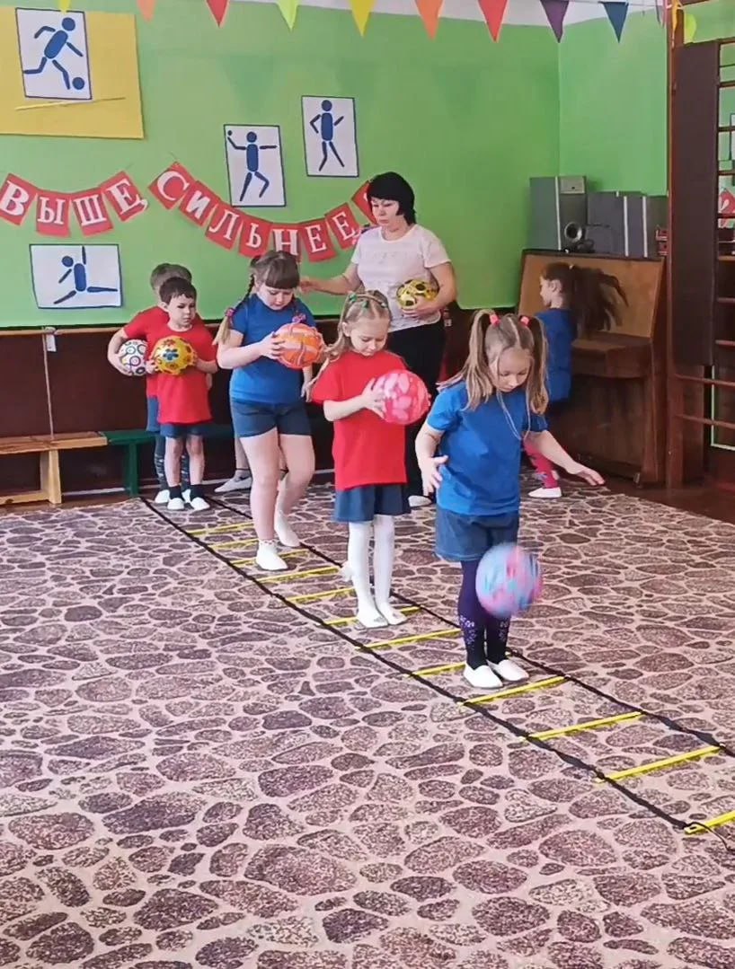 В ГБДОУ "ДЕТСКИЙ САД № 38 Г.О. МАКЕЕВКА" ДНР воспитатель старшей речевой группы Сергеева Л.Н. успешно реализовала образовательный проект "Баскетбол – командный вид спорта" В ГБДОУ "ДЕТСКИЙ САД № 38 Г.О. МАКЕЕВКА" ДНР воспитатель старшей речевой группы Сергеева Л.Н. успешно реализовала образовательный проект "Баскетбол – командный вид спорта"