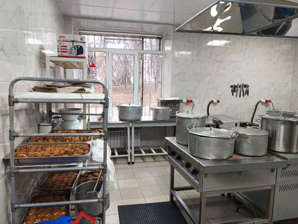 Комбинат детского питания обеспечивает обедами 55 школ и 14 детсадов в Макеевке Комбинат детского питания обеспечивает обедами 55 школ и 14 детсадов в Макеевке