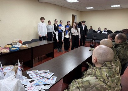 В Советском внутригородском районе городского округа Макеевка состоялась акция «Тепло для Героев», приуроченная ко Дню защитника Отечества, Масленице