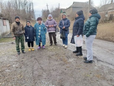 В Кировском внутригородском районе, в рамках поручения Главы ДНР Дениса Пушилина, продолжаются встречи с населением на подведомственной территории
