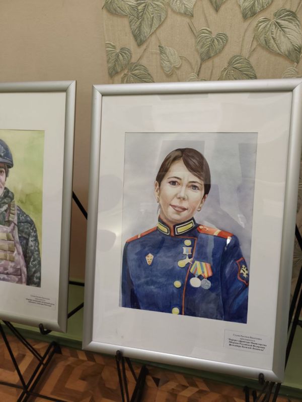 Валентина Харлашка: В преддверии Дня защитника Отечества посетила выставку творческих работ макеевчан Валентина Харлашка: В преддверии Дня защитника Отечества посетила выставку творческих работ макеевчан