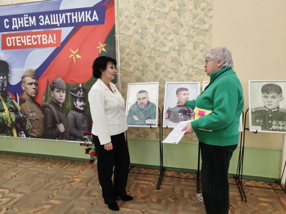 Валентина Харлашка: В преддверии Дня защитника Отечества посетила выставку творческих работ макеевчан Валентина Харлашка: В преддверии Дня защитника Отечества посетила выставку творческих работ макеевчан