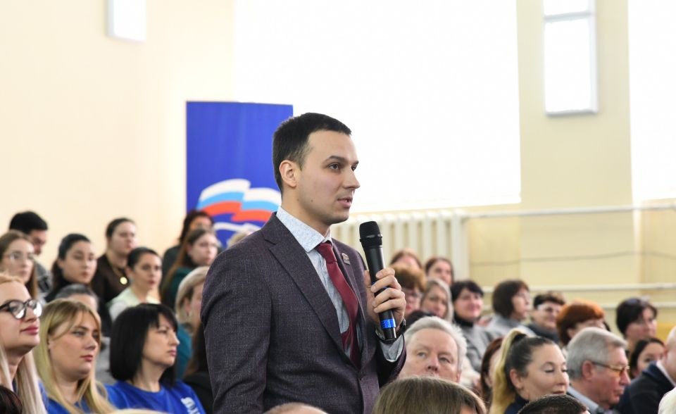 Макеевка: Муниципальный форум «Возрождаем Донбасс вместе с «ЕДИНОЙ РОССИЕЙ» стартовал сегодня! Макеевка: Муниципальный форум «Возрождаем Донбасс вместе с «ЕДИНОЙ РОССИЕЙ» стартовал сегодня!