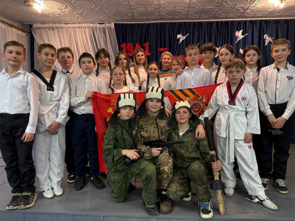 Маленькие сердца, большая история: военно-патриотический концерт в Макеевке Маленькие сердца, большая история: военно-патриотический концерт в Макеевке