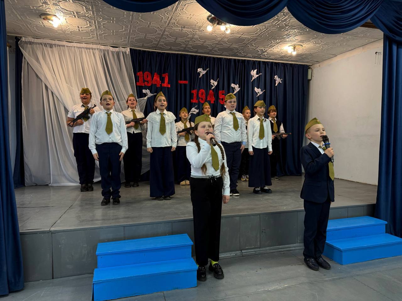 Маленькие сердца, большая история: военно-патриотический концерт в Макеевке Маленькие сердца, большая история: военно-патриотический концерт в Макеевке