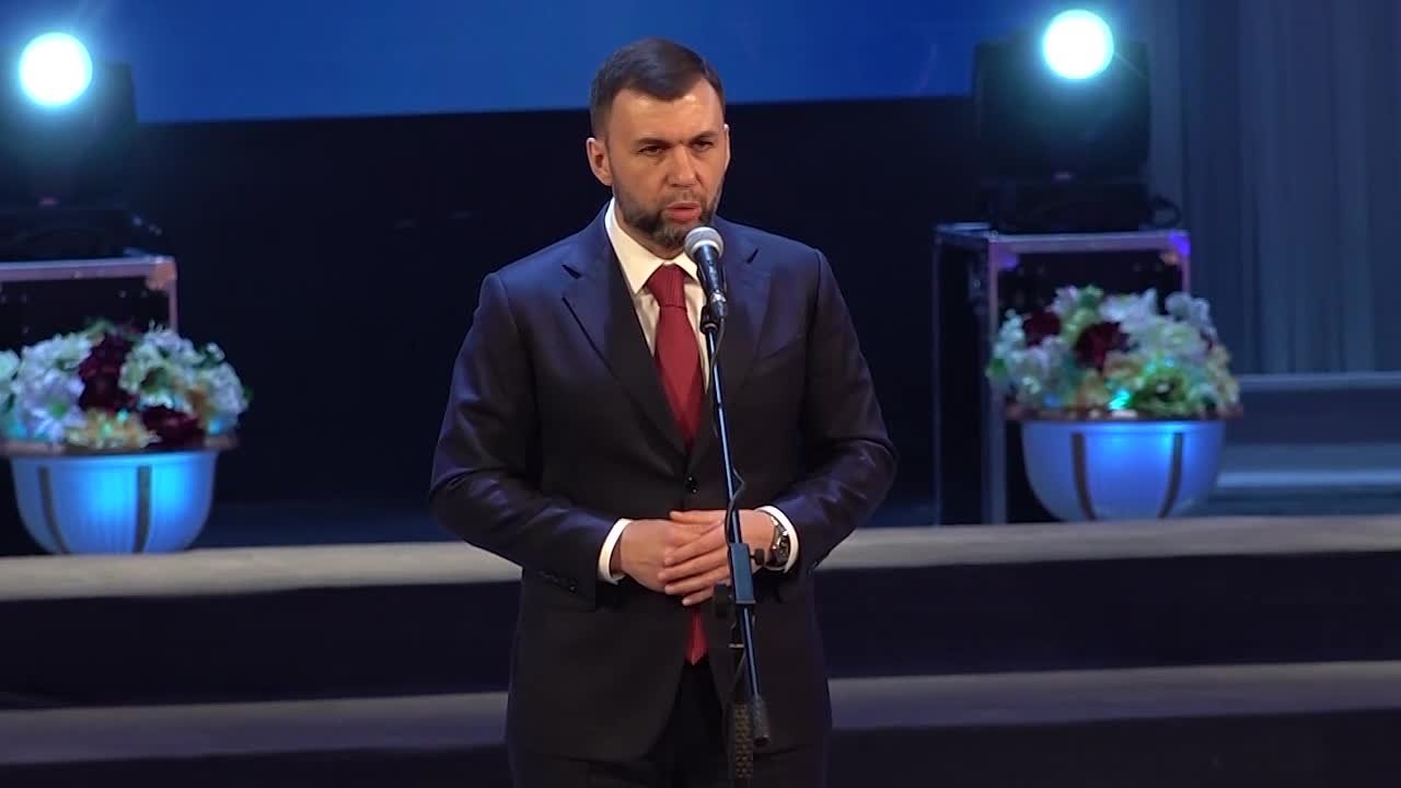 Александр Подгорный: С Днем защитника Отечества - праздником про настоящую любовь к своей земле и своей стране, про героизм и тех, кто думает о будущем России