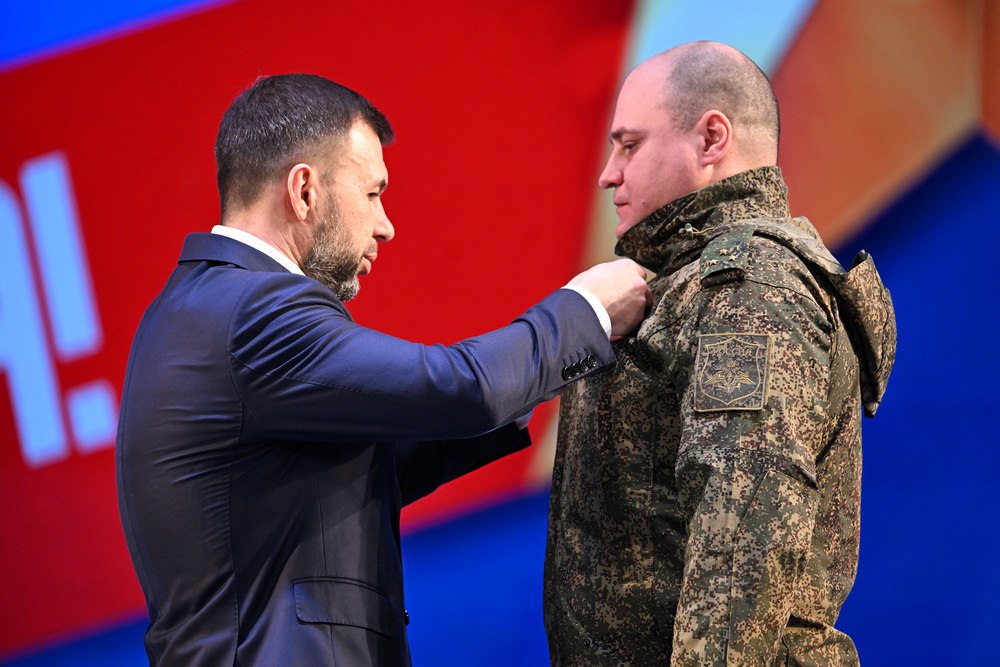 Александр Подгорный: С Днем защитника Отечества - праздником про настоящую любовь к своей земле и своей стране, про героизм и тех, кто думает о будущем России Александр Подгорный: С Днем защитника Отечества - праздником про настоящую любовь к своей земле и своей стране, про героизм и тех, кто думает о будущем России