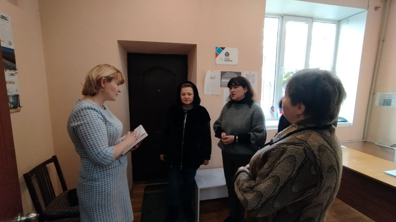 По поручению Главы ДНР Дениса Пушилина под эгидой Единой России проводятся встречи с населением для выявления проблемных вопросов на подведомственной территории По поручению Главы ДНР Дениса Пушилина под эгидой Единой России проводятся встречи с населением для выявления проблемных вопросов на подведомственной территории