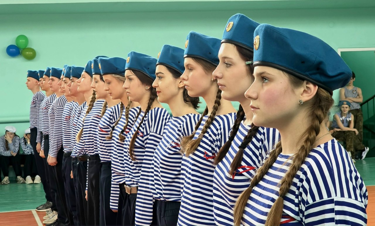 В рамках недели основ безопасности и защиты Родины (ОБЗР) в ГБОУ «СШ № 22 Г.О. МАКЕЕВКА» состоялся смотр строя и песни В рамках недели основ безопасности и защиты Родины (ОБЗР) в ГБОУ «СШ № 22 Г.О. МАКЕЕВКА» состоялся смотр строя и песни