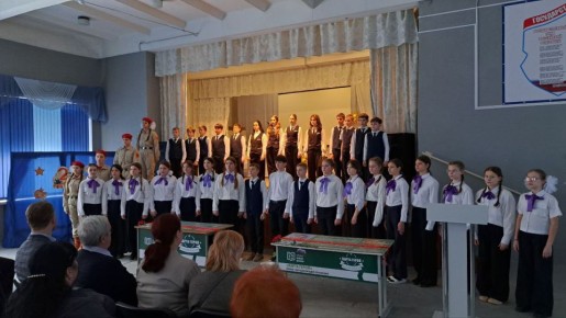 24 февраля 2026 года в ГБОУ «СШ № 53 Г.О. МАКЕЕВКА» состоялось открытие Парт Героев, посвященных Александру Сергеевичу Юртаеву и Артуру Васильевичу Маренкевичу