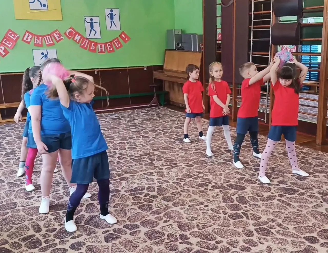 В ГБДОУ "ДЕТСКИЙ САД № 38 Г.О. МАКЕЕВКА" ДНР воспитатель старшей речевой группы Сергеева Л.Н. успешно реализовала образовательный проект "Баскетбол – командный вид спорта" В ГБДОУ "ДЕТСКИЙ САД № 38 Г.О. МАКЕЕВКА" ДНР воспитатель старшей речевой группы Сергеева Л.Н. успешно реализовала образовательный проект "Баскетбол – командный вид спорта"