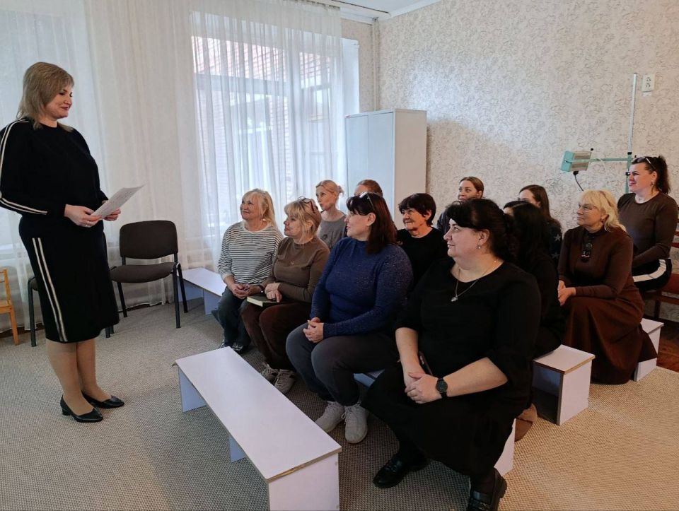 Спикер Елена Пинега провела встречу с трудовым коллективом ГБДОУ «Детский сад № 193 комбинированного вида городского округа Макеевка» ДНР по адресу: г. Макеевка, м-н Зеленый, 22а