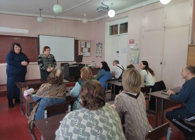 Наталья Бурцева провела встречу с трудовым коллективом ГБОУ «Основная школа № 46 городского округа Макеевка»