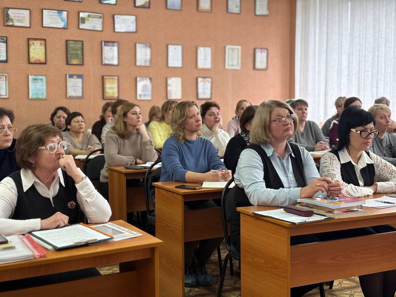 Лицей №2 стал центром притяжения для филологов Макеевки, где состоялся откровенный разговор о качестве образования Лицей №2 стал центром притяжения для филологов Макеевки, где состоялся откровенный разговор о качестве образования