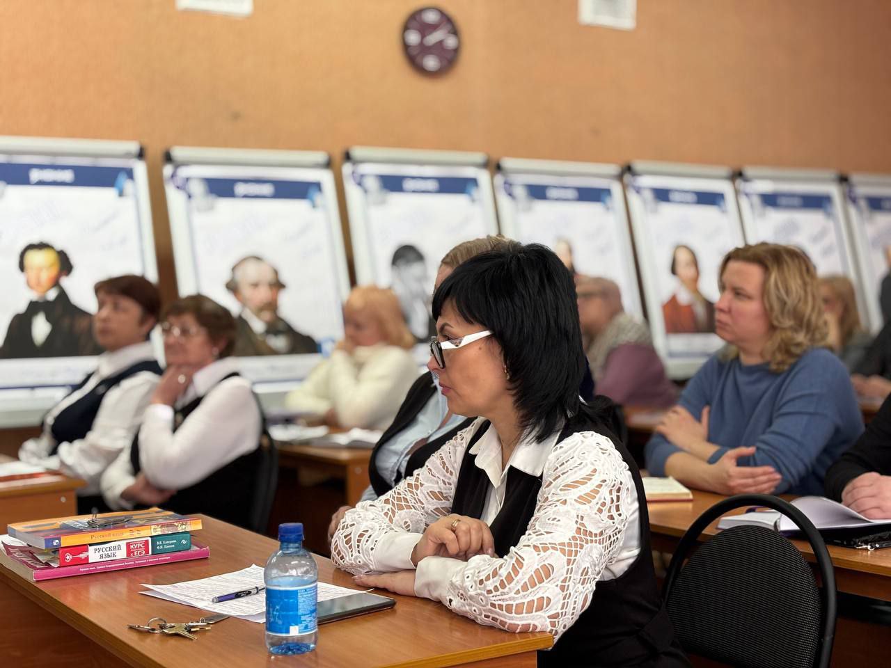 Лицей №2 стал центром притяжения для филологов Макеевки, где состоялся откровенный разговор о качестве образования Лицей №2 стал центром притяжения для филологов Макеевки, где состоялся откровенный разговор о качестве образования