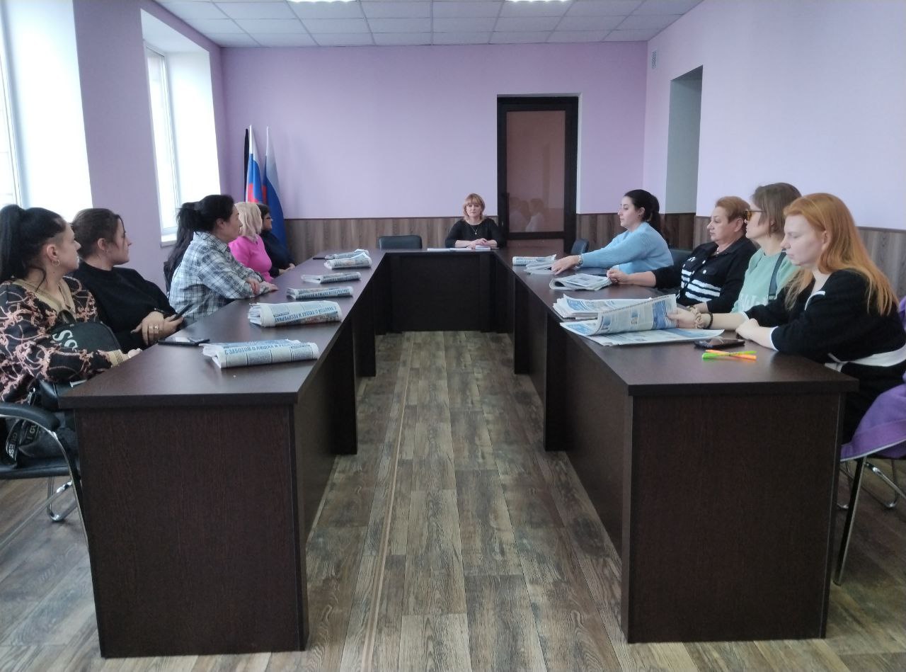 Сегодня, 27 февраля помощник секретаря местного отделения Общественного Движения «Донецкая Республика» Червоногвардейского района города Макеевки, заместитель руководителя Управы Червоногвардейского внутригородского района... Сегодня, 27 февраля помощник секретаря местного отделения Общественного Движения «Донецкая Республика» Червоногвардейского района города Макеевки, заместитель руководителя Управы Червоногвардейского внутригородского района...