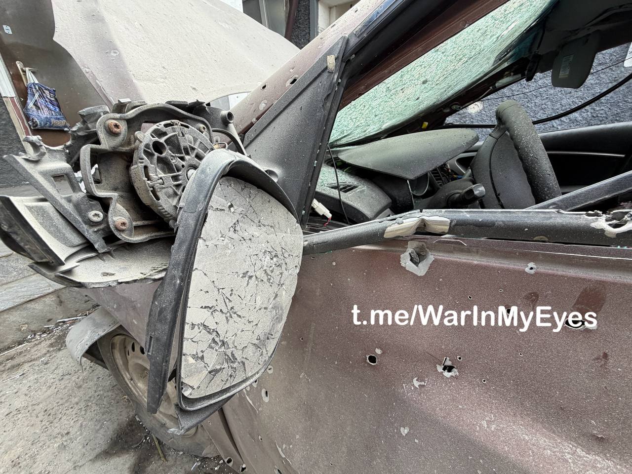 Последствия прилета ударного БПЛА в частный жилой дом в Кировском районе Макеевки сегодня ночью Последствия прилета ударного БПЛА в частный жилой дом в Кировском районе Макеевки сегодня ночью