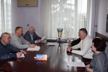 Сегодня, 3 марта, депутат Макеевского городского совета Тарас Сидоренко провел встречу по адресу: г.о. Макеевка, г. Макеевка, пл. Советская, 2, по поручению Главы ДНР Дениса Пушилина