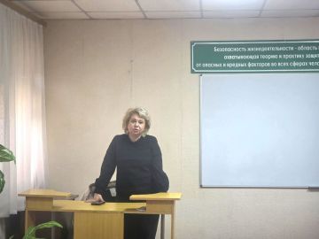 Первый заместитель руководителя Управы Центрально-Городского внутригородского района Инна Кисенко провела встречу с трудовым коллективом ГБПОУ «Макеевский техникум сервиса и торговли»