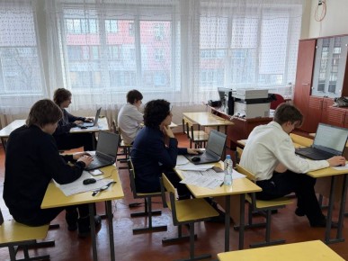 Будущие выпускники Макеевки опробовали процедуру ЕГЭ на всероссийской тренировке