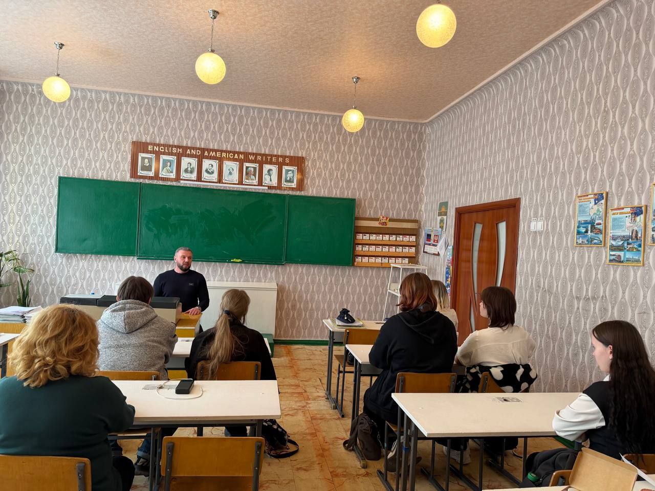 В рамках занятий для профильных классов по направлению «Гастрономия» для учеников 10 класса Государственного бюджетного общеобразовательного учреждения «Средняя школа №21 городского округа Макеевка» Донецкой Народной... В рамках занятий для профильных классов по направлению «Гастрономия» для учеников 10 класса Государственного бюджетного общеобразовательного учреждения «Средняя школа №21 городского округа Макеевка» Донецкой Народной...