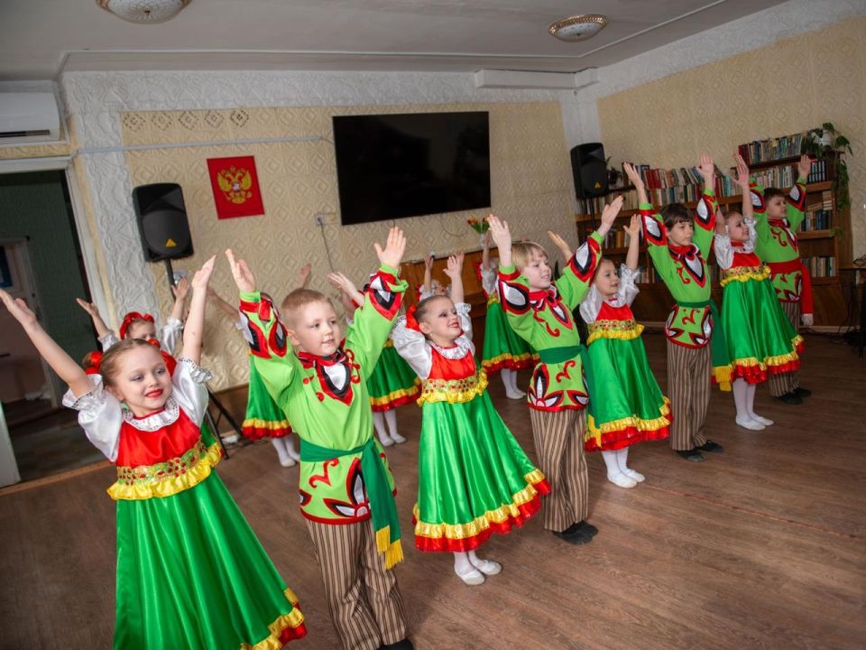 8 марта – Международный женский день, это время, когда прекрасная половина человечества принимает подарки и пожелания в свой адрес