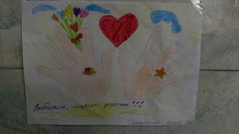 Выставка детских работ в Городском дворце культуры!