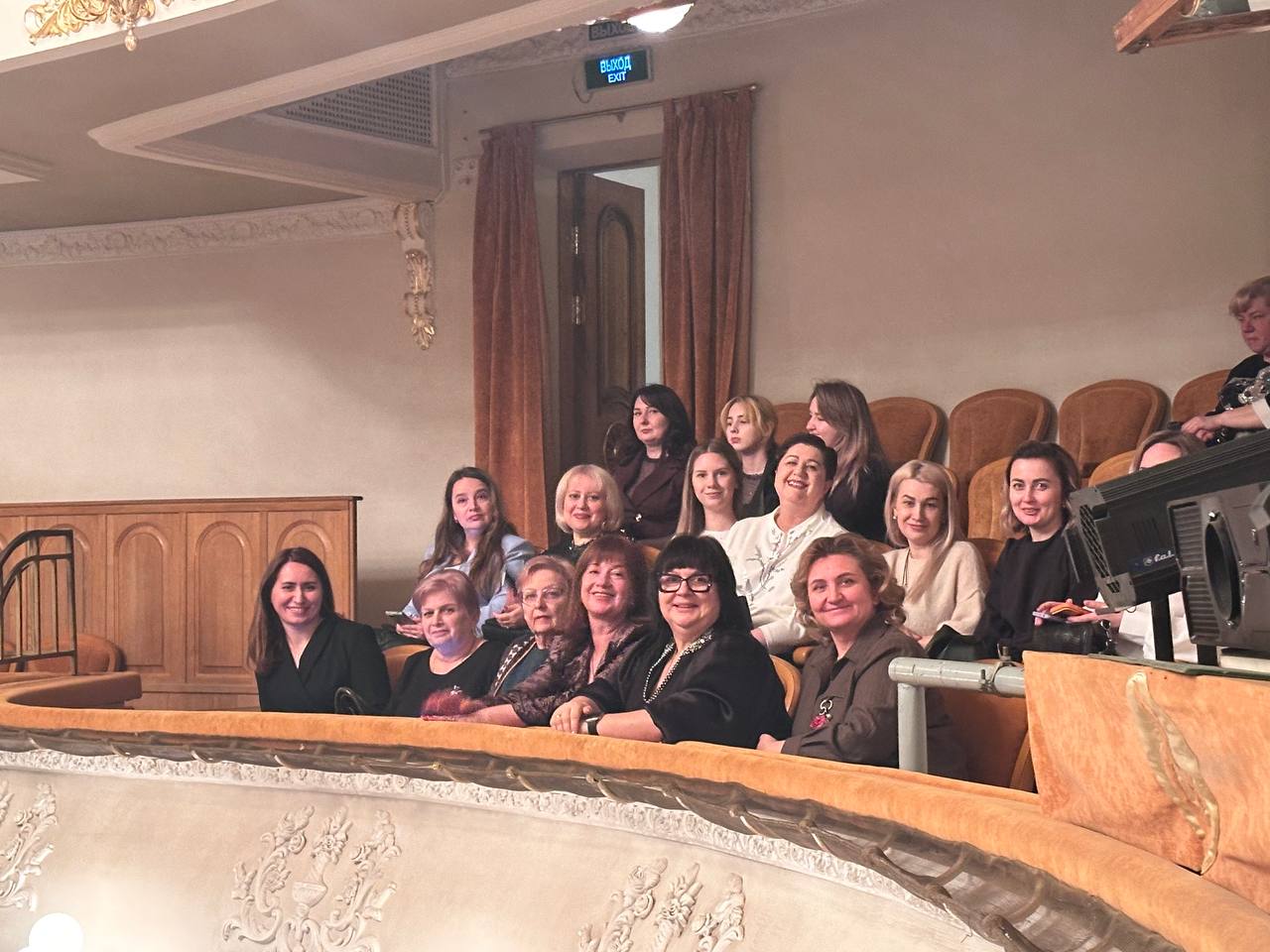 8 Марта – день весны, любви и мимозы… 8 Марта – день весны, любви и мимозы…