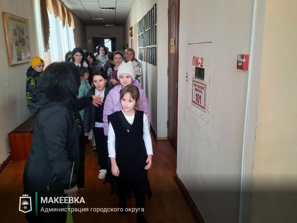 В десткой музыкальной школе прошло плановое тренировочное занятие по эвакуации персонала и обучающихся «Моя безопасность в моих руках»