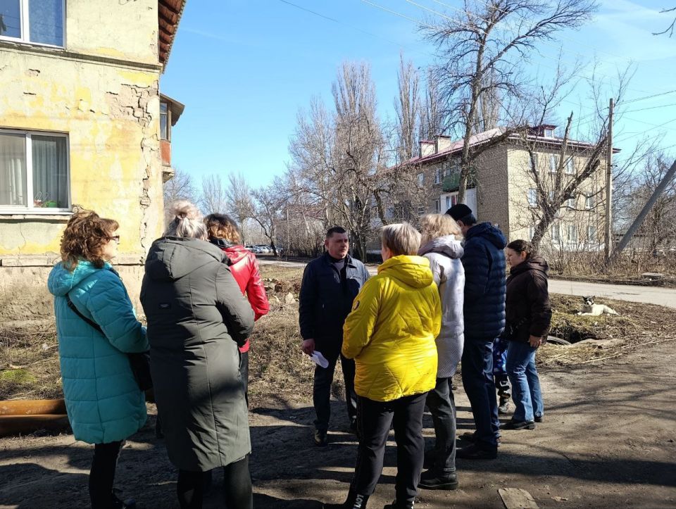 По поручению Главы ДНР Дениса Пушилина под эгидой Единой России проводятся встречи с населением для выявления проблемных вопросов на подведомственной территории