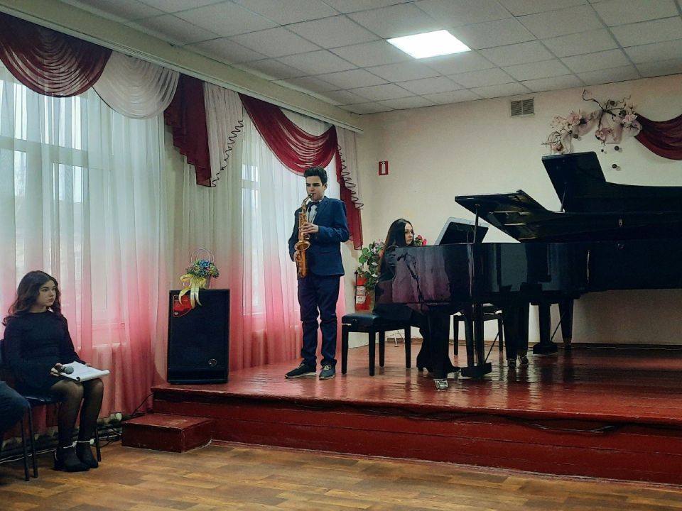 6 марта, накануне самого нежного праздника, в стенах нашей школы царила особая, волнующая атмосфера ожидания чуда