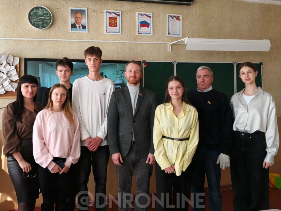 В Макеевке прошла встреча с участниками конкурса «Расскажи о России»