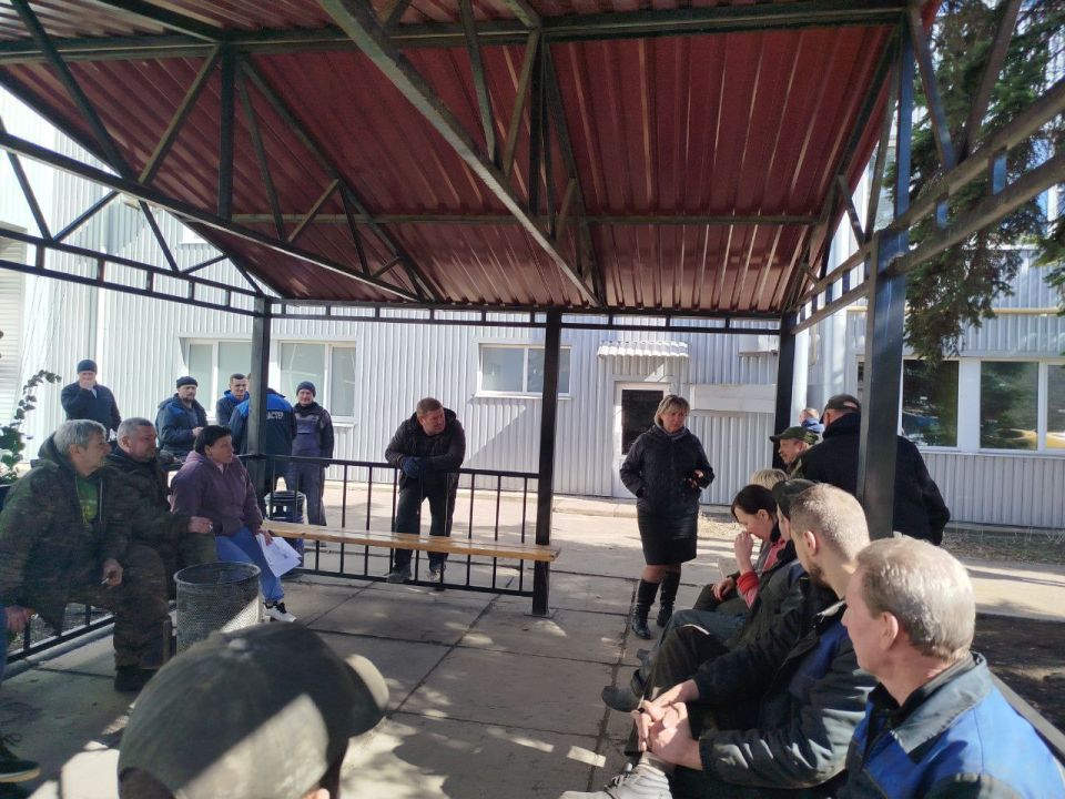 По поручению Главы ДНР Дениса Пушилина под эгидой Единой России проводятся встречи с населением для выявления проблемных вопросов на подведомственной территории